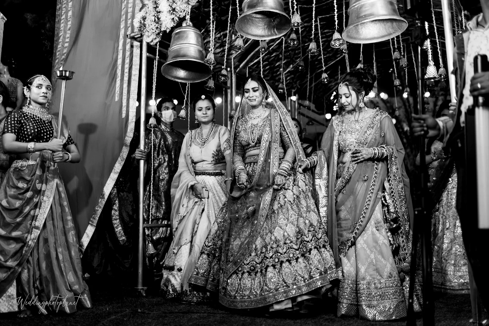 Shubhangi & Mohak Photo 5