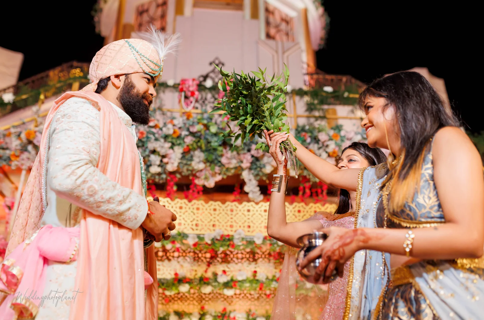 Shubhangi & Mohak Photo 4