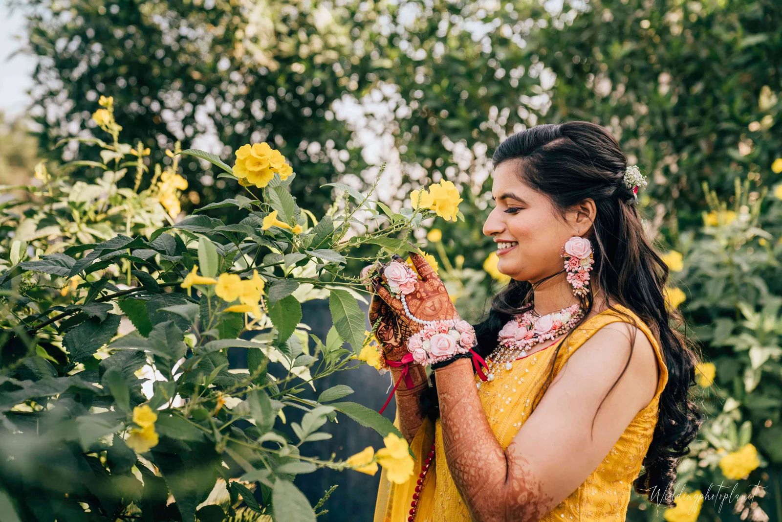 Kunal & Anuradha Photo 16